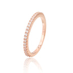 טבעת רוזגולד משובצת אבנים קטנות