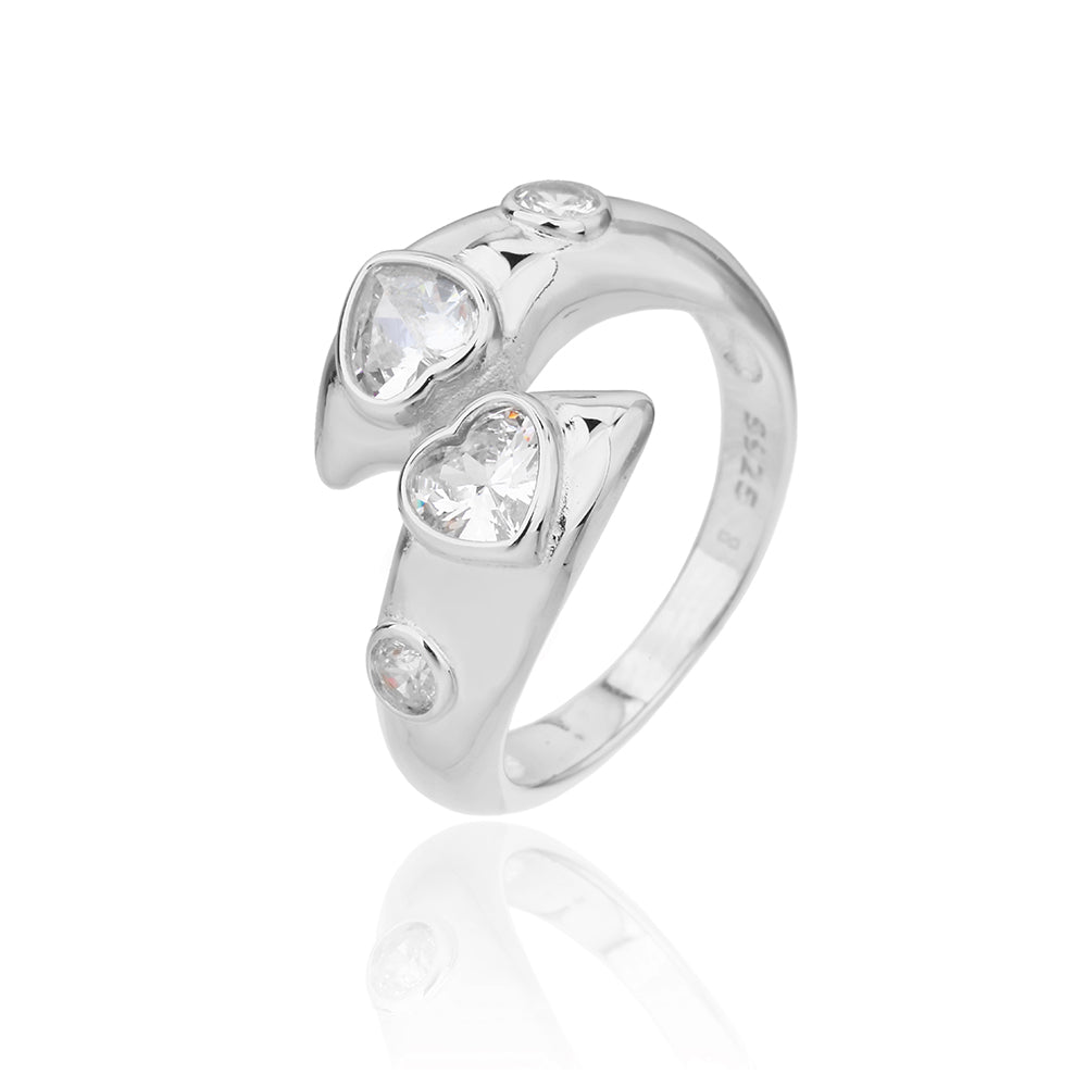 טבעת כסף עם אבנים בצורת לב