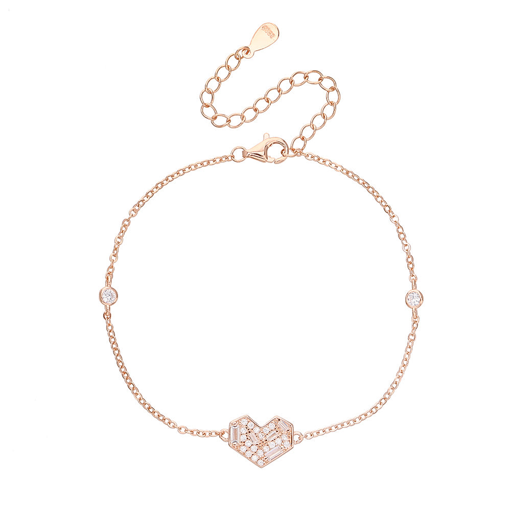 צמיד רוזגולד בצורת לב משובץ אבנים