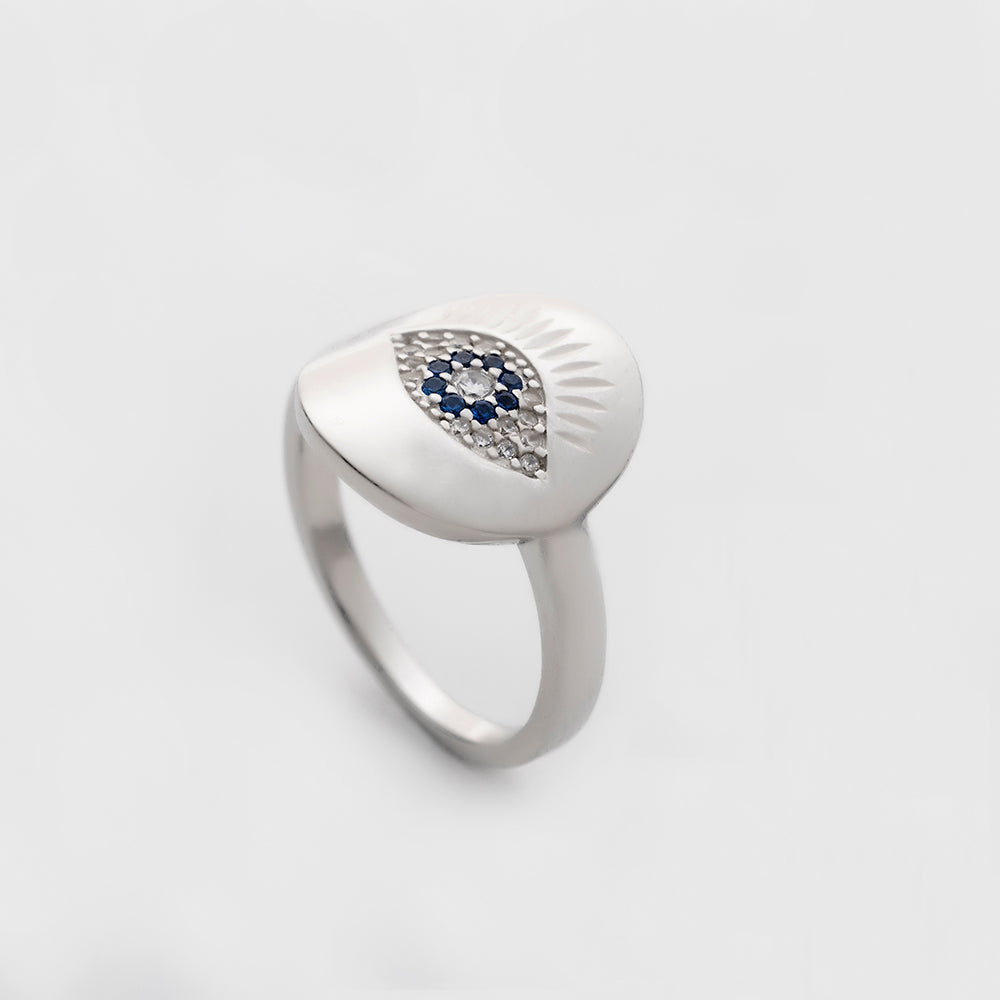 טבעת כסופה עם עין