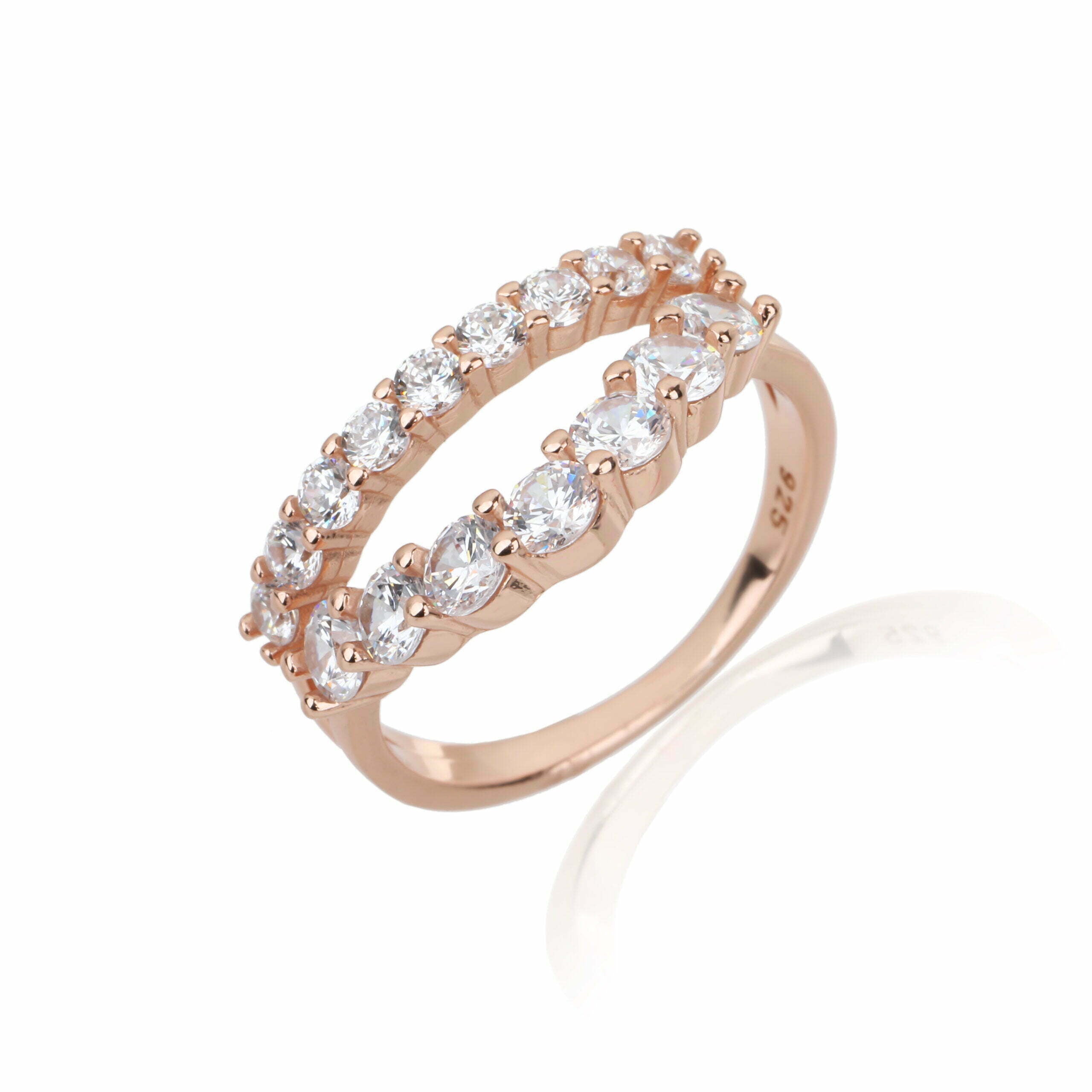 טבעת רוזגולד צורת חצי עיגול משובצת