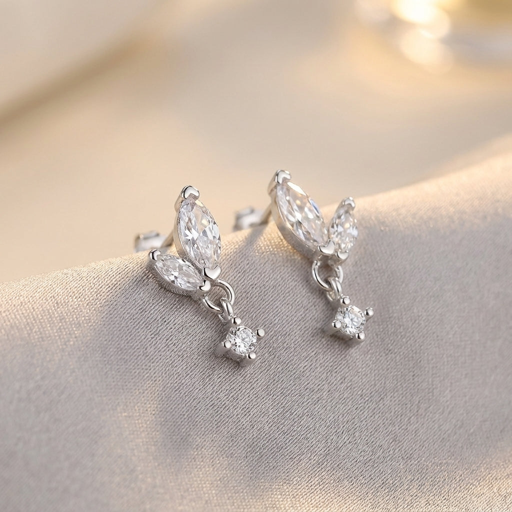 עגיל כסף צמוד עם אבנים קטנות