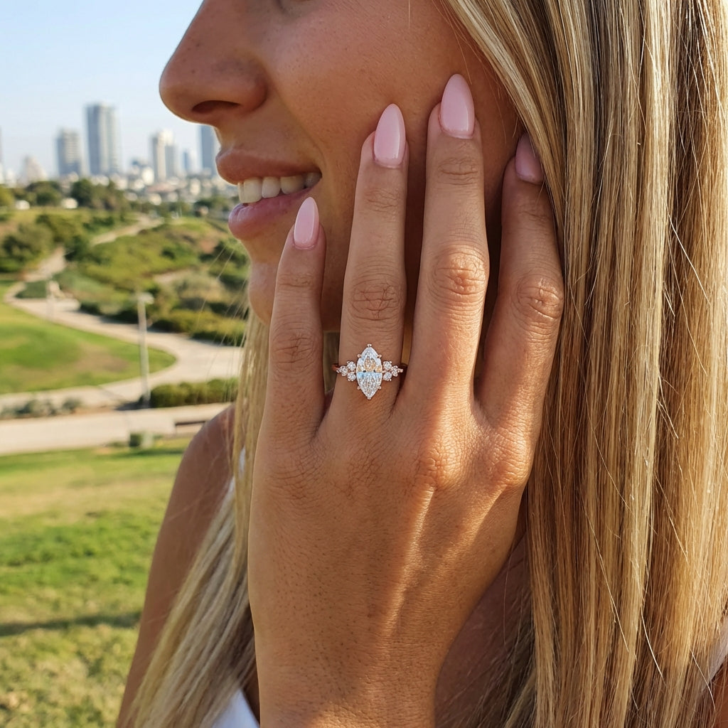 טבעת רוזגולד אבן אליפסה גדולה משובצת