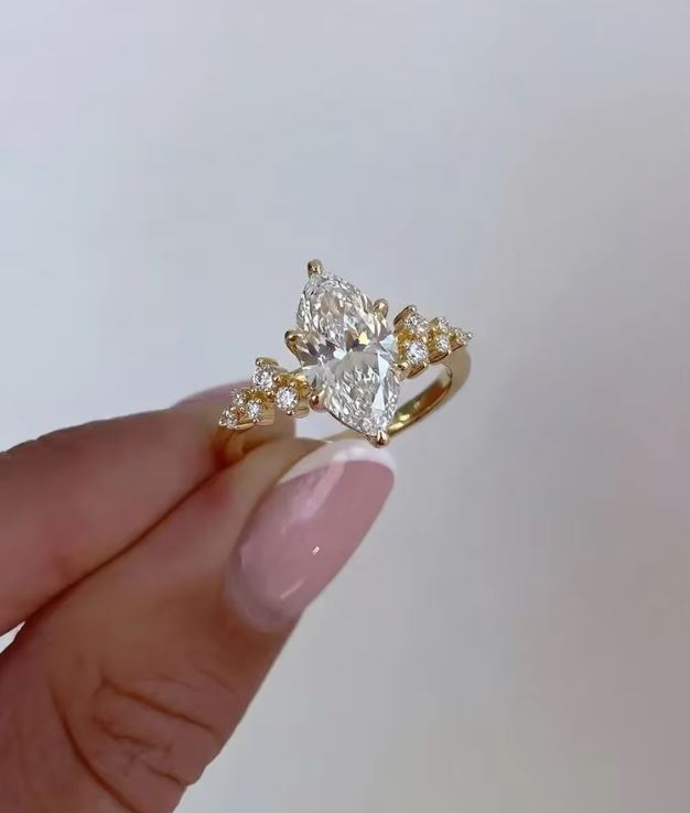 טבעת זהב אבן אליפסה גדולה משובצת