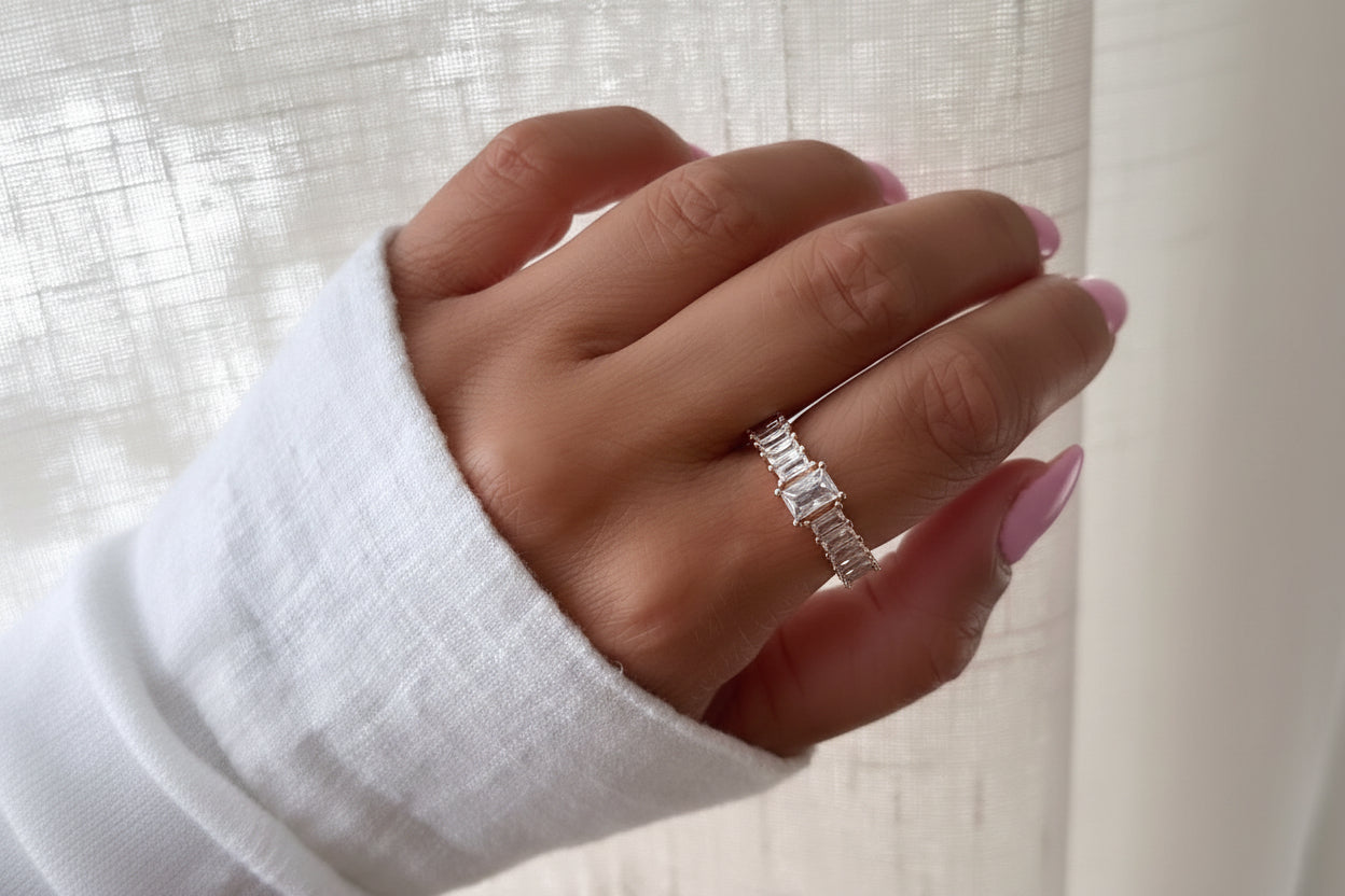 טבעת רוזגולד אבנים מרובעות